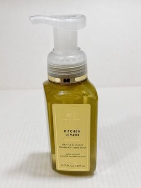 New bath and body works Kitchen Lemon Foaming Hand Soap